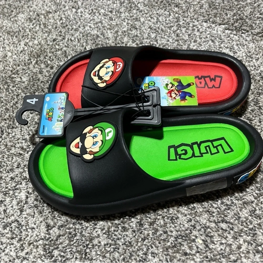 Super Mario Brothers Luigi Ground Up Youth Size 4 Flip Flops Sandals Slides